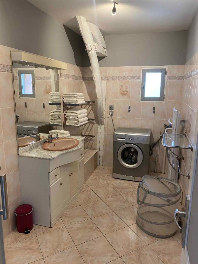 Les Curies, Ludogite Avec Piscine A Aujols Bagian luar foto
